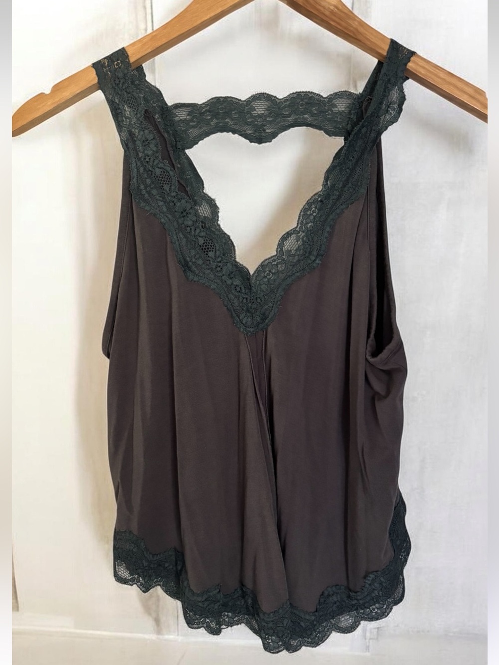 POL Lace-Trim V-Neck Women’s Tank Top /Cami EUC